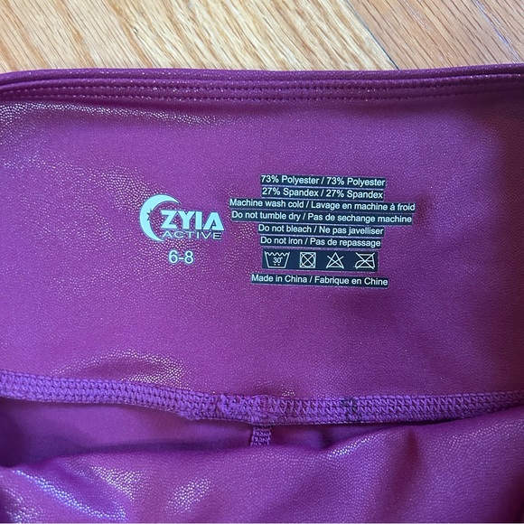 Zyia Lipgloss Metallic Capri Leggings Size 6/8 - Picture 7 of 8